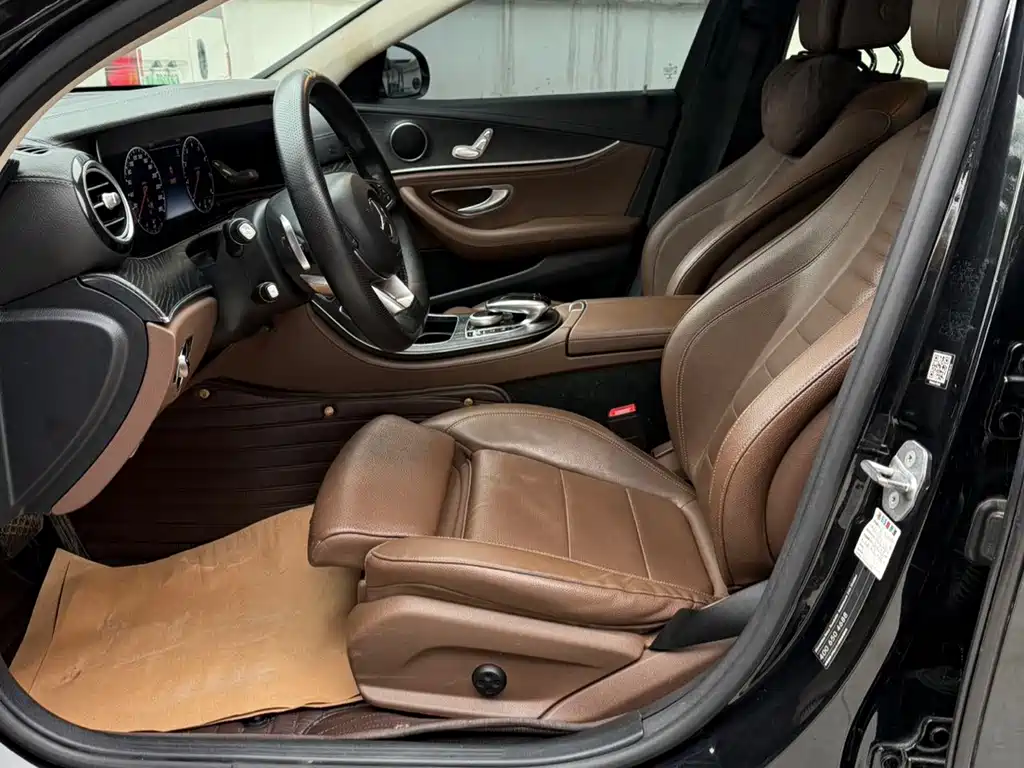 Mercedes-Benz E-Class — миниатюра 7