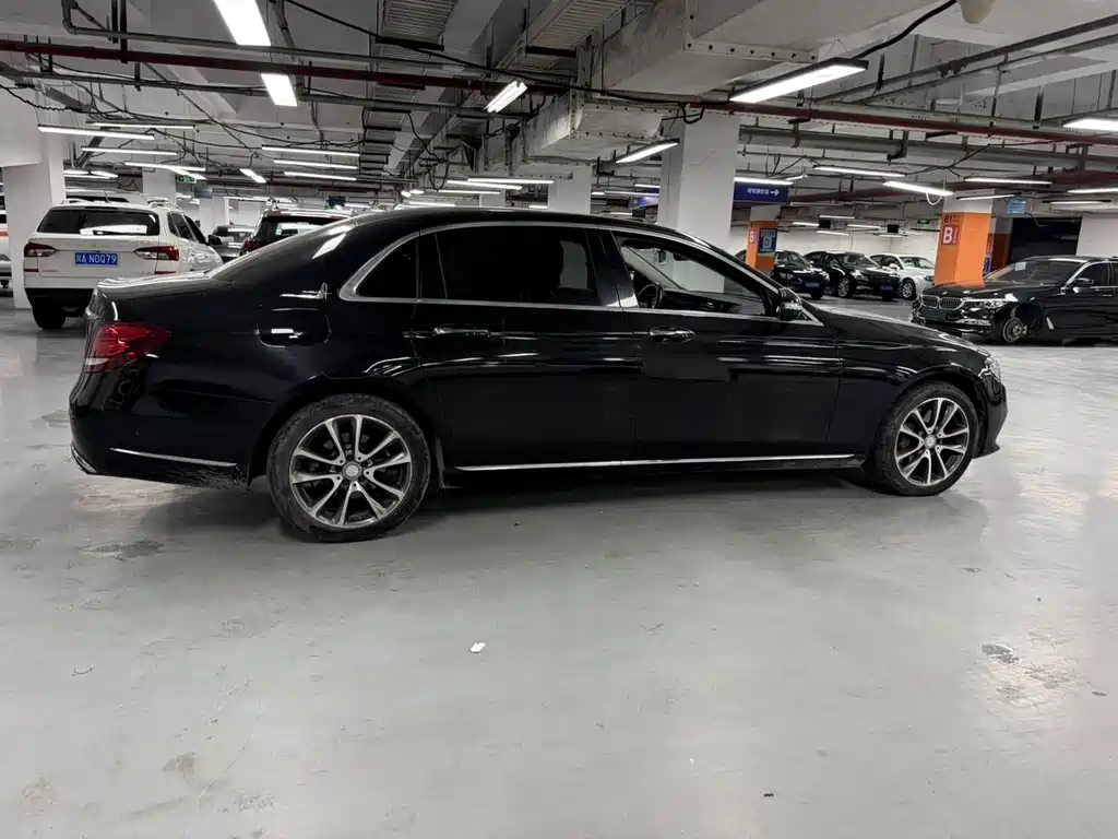 Mercedes-Benz E-Class — миниатюра 5