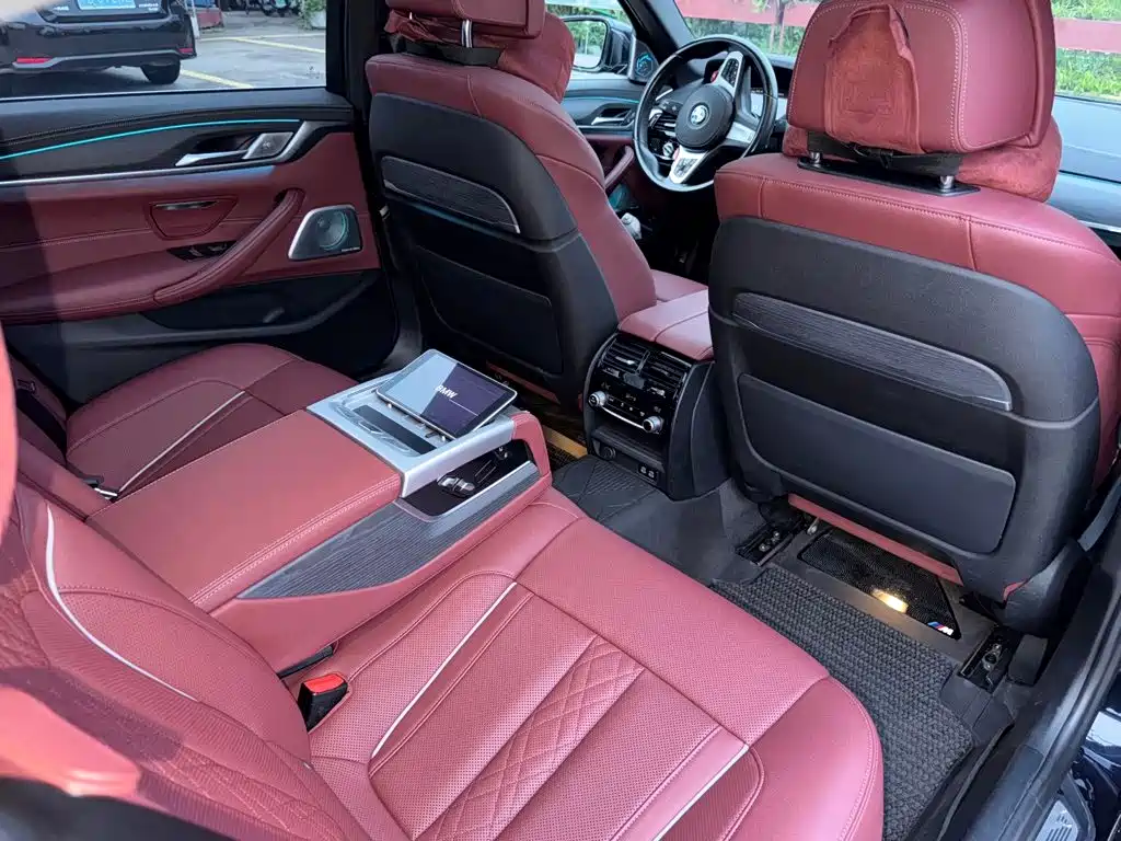 BMW 5 Series — миниатюра 9