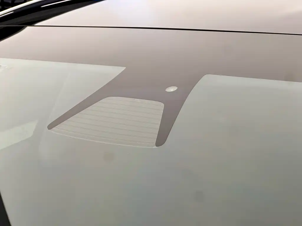 Tesla Model 3 — миниатюра 6