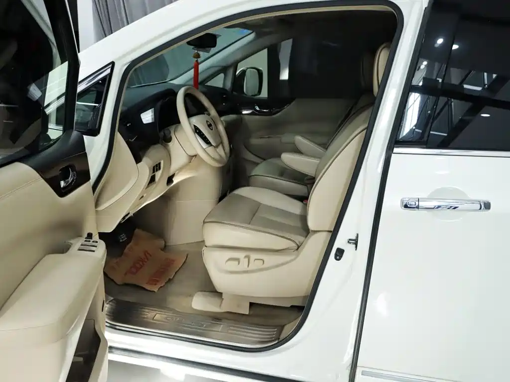 Nissan Quest — миниатюра 4