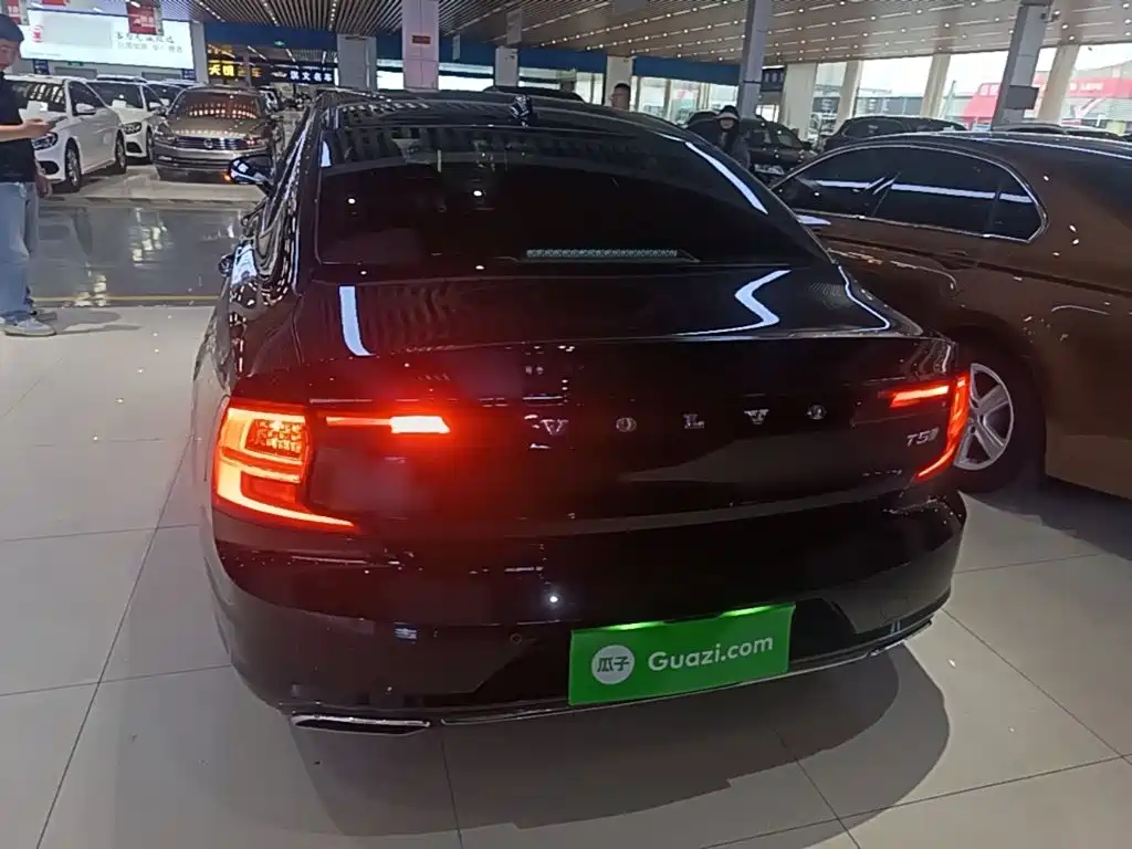 Volvo S90 — миниатюра 6