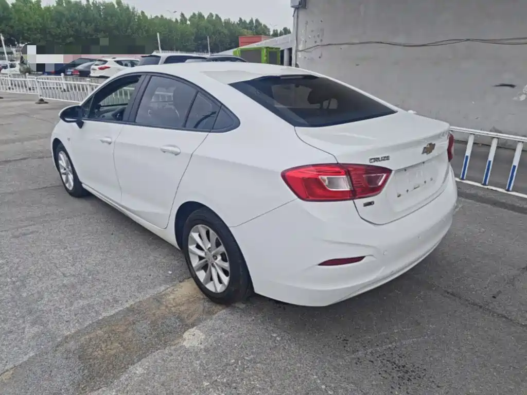 Chevrolet Cruze — миниатюра 5