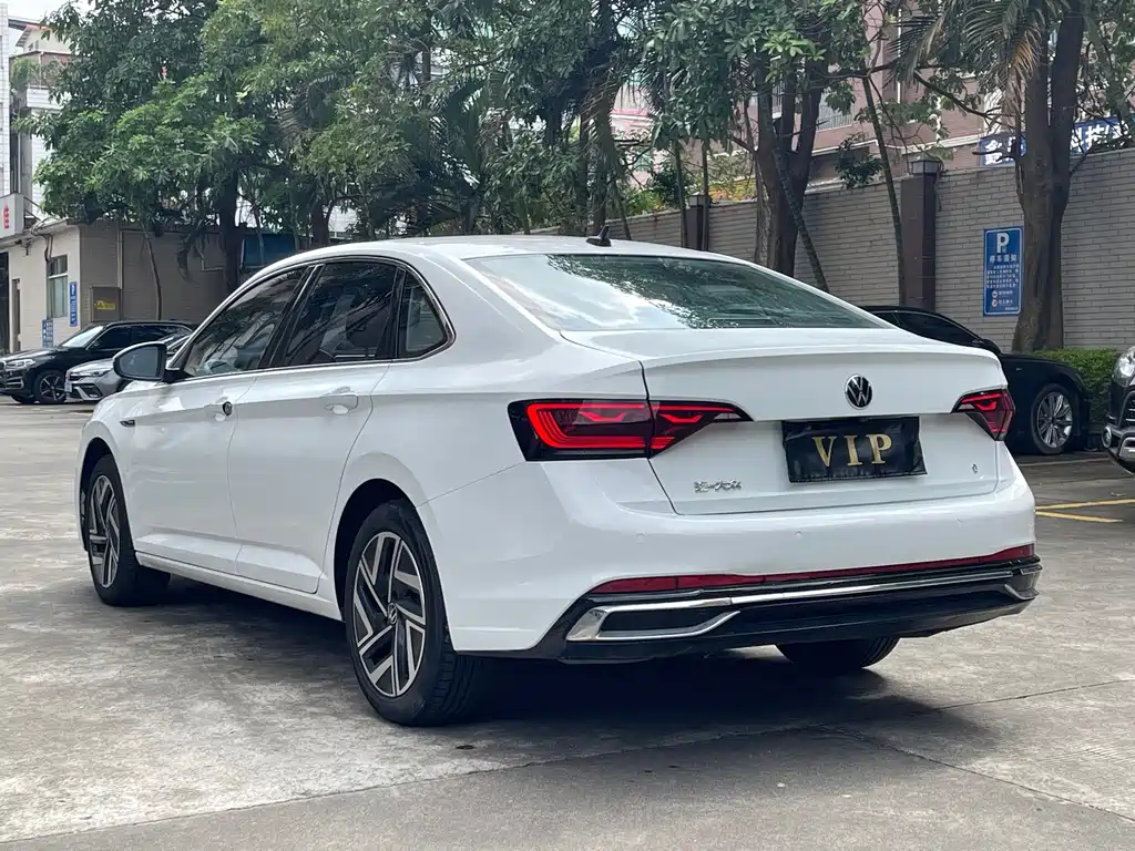 Volkswagen Sagitar — миниатюра 6