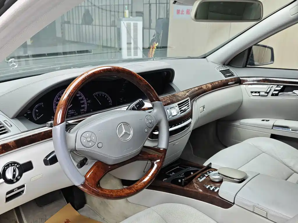 Mercedes-Benz S-Class — миниатюра 13