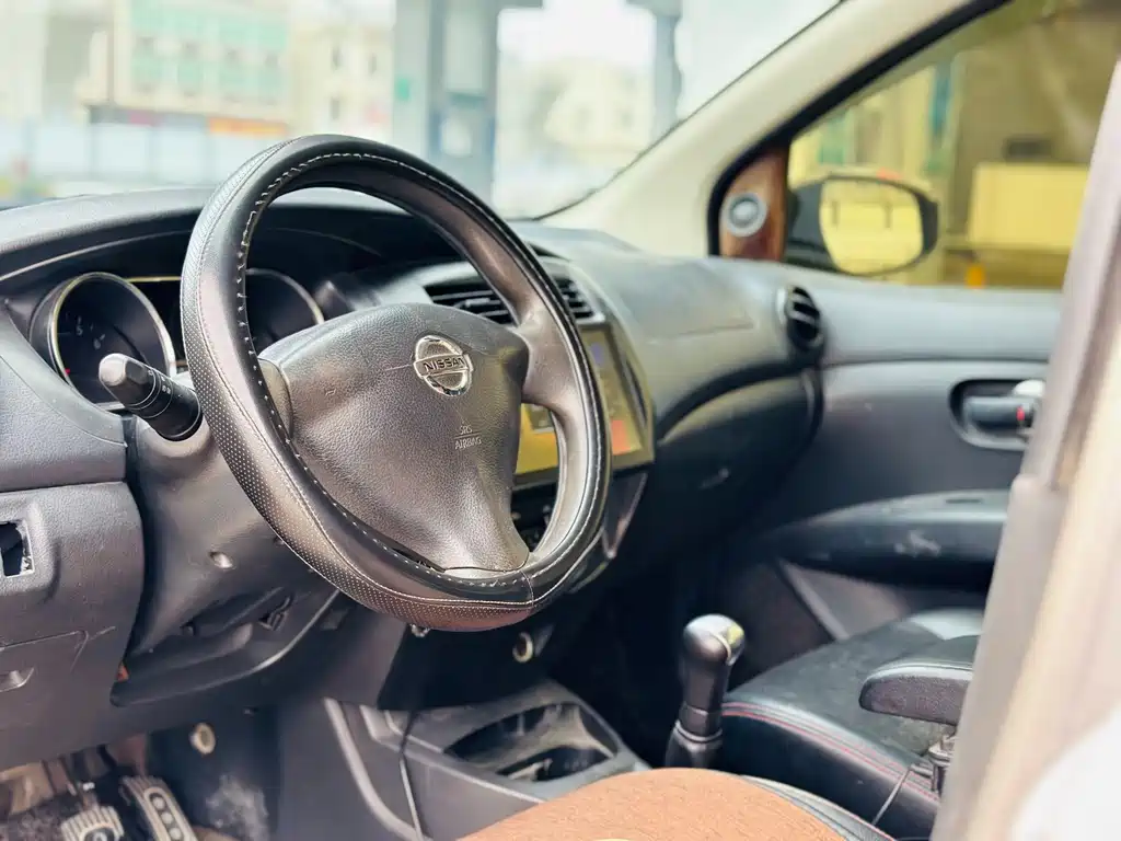 Nissan Livina — миниатюра 4