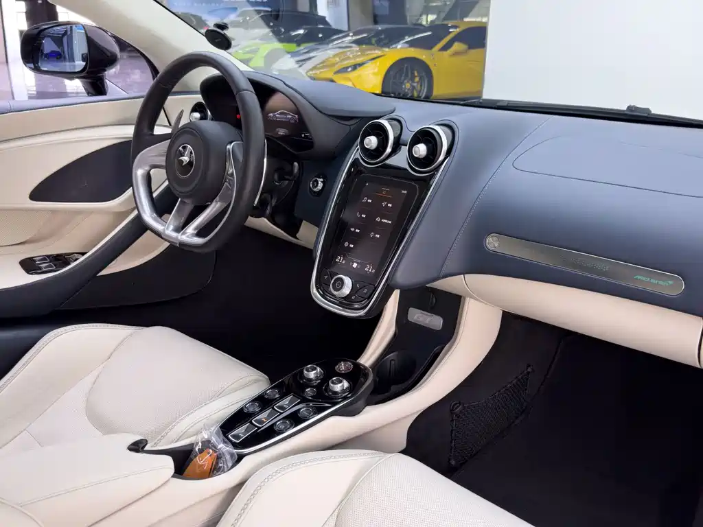 McLaren GT — миниатюра 19