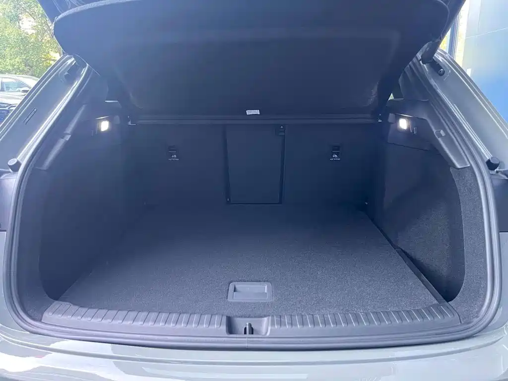 Audi Q4 e-tron — миниатюра 15