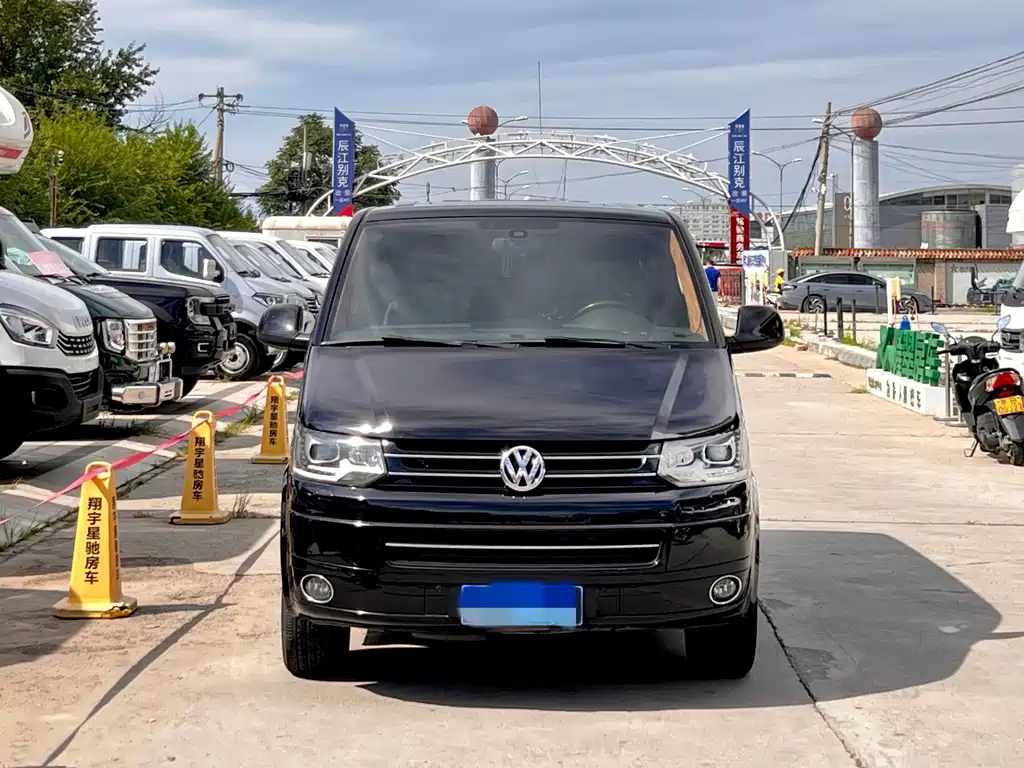 Volkswagen Multivan — миниатюра 2