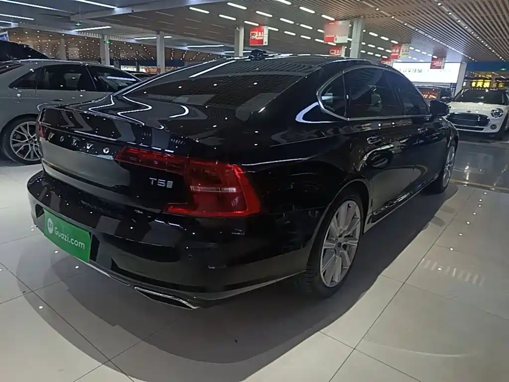 Volvo S90 — миниатюра 7
