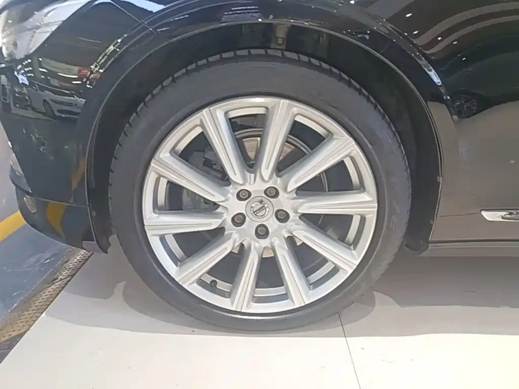 Volvo S90 — миниатюра 23