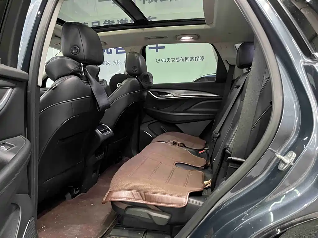 Buick Enclave — миниатюра 13