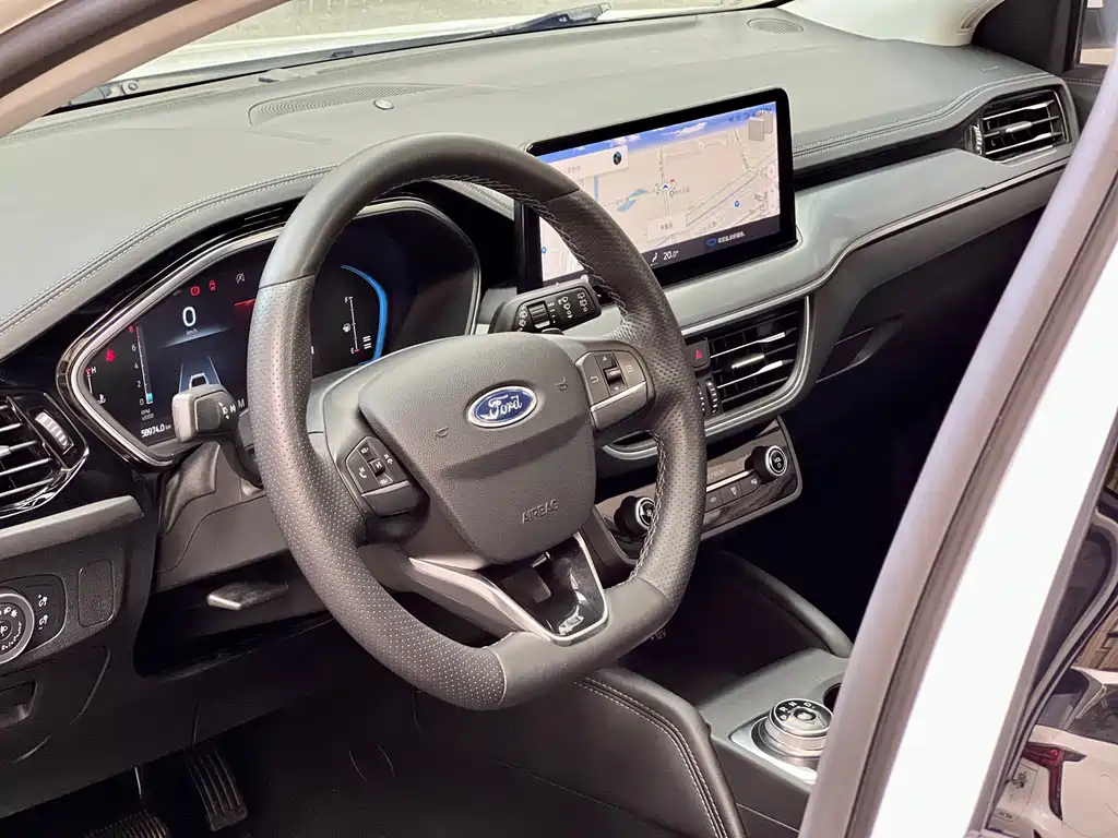 Ford Focus Active — миниатюра 19