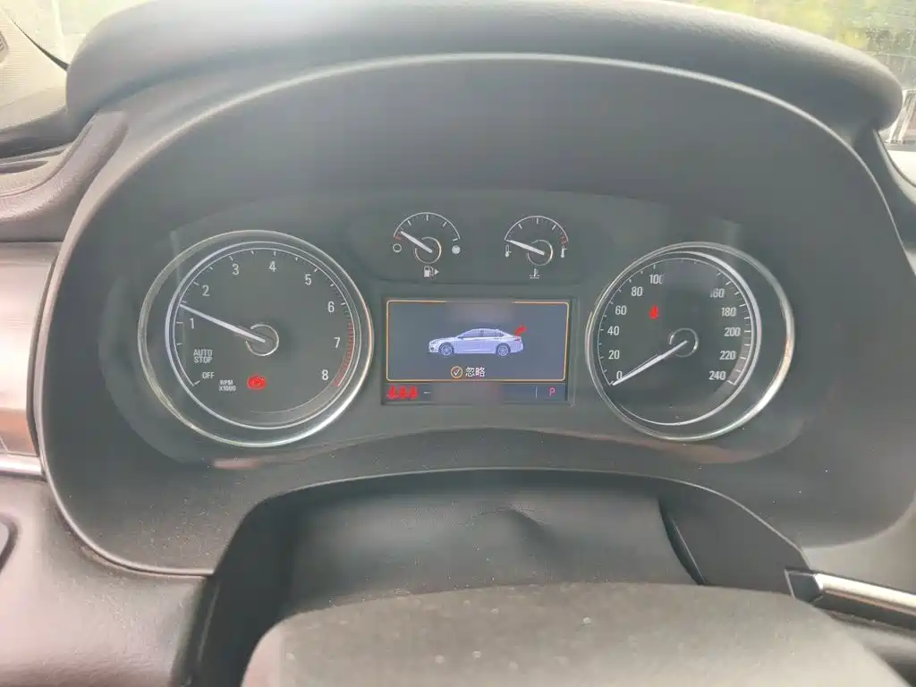 Buick LaCrosse — миниатюра 7
