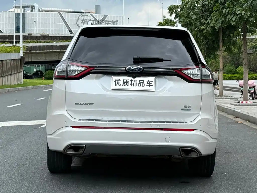 Ford Edge — миниатюра 10