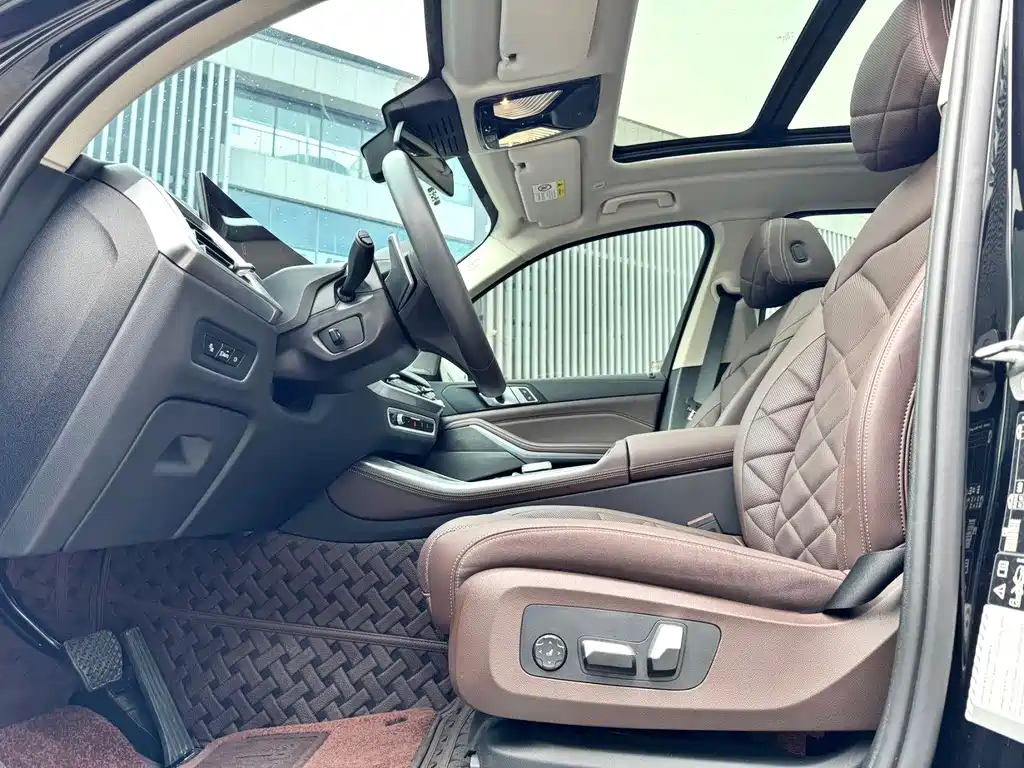 BMW X5 2023 xDrive 30Li Premium M Sport