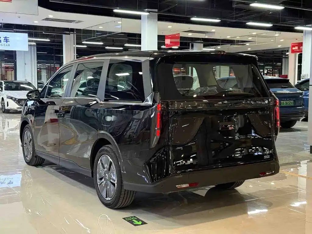 SAIC MAXUS EVERYONE 7