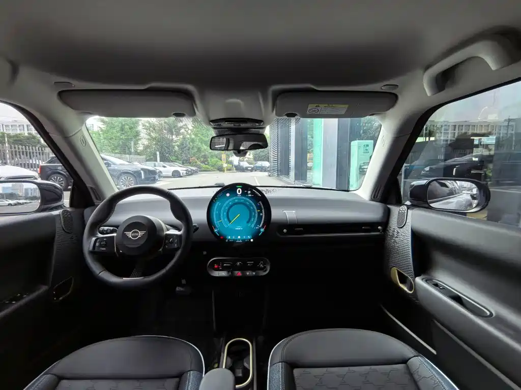 MINI MINI COOPER EV — миниатюра 8
