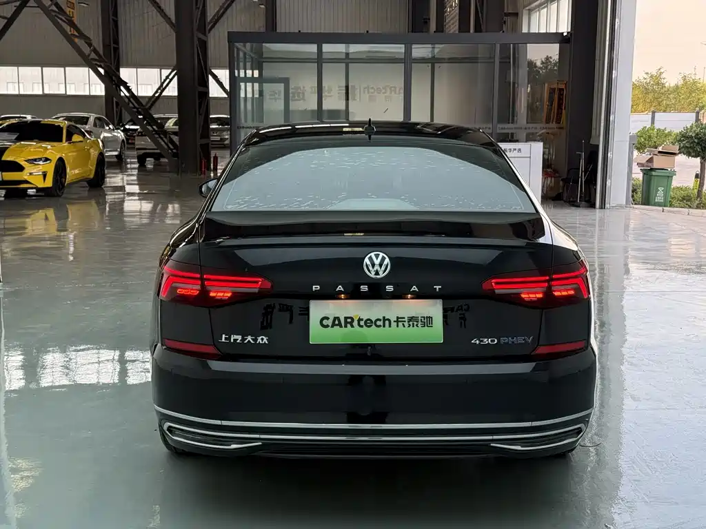 Volkswagen Passat PHEV — миниатюра 16