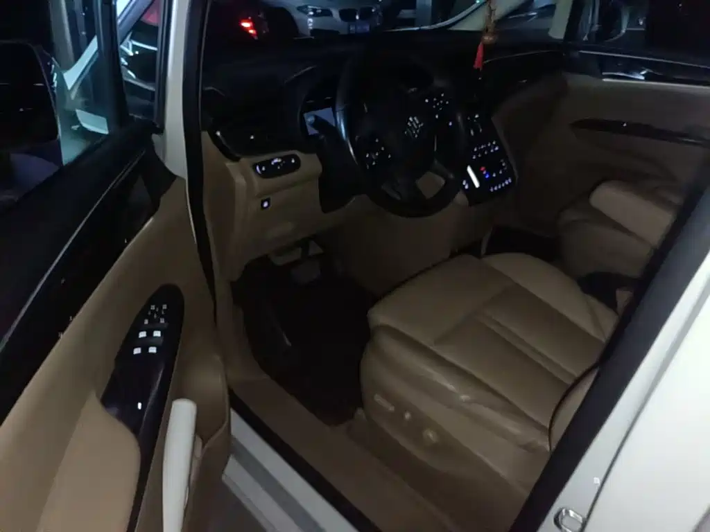 Buick GL8 — миниатюра 16