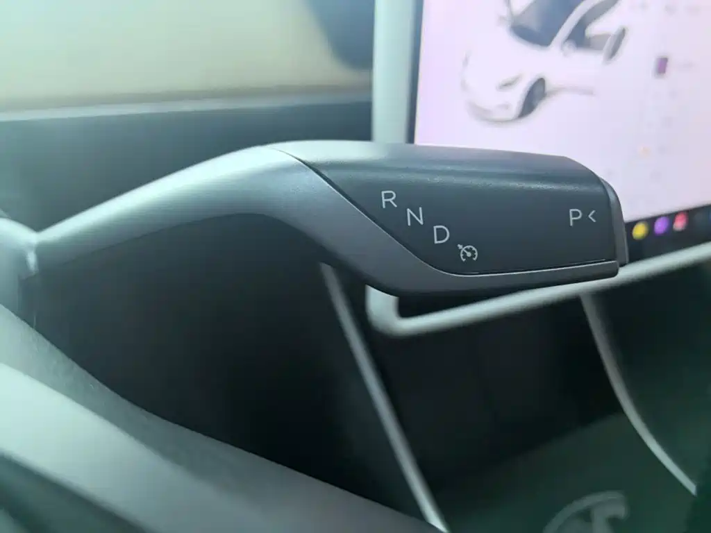 Tesla Model 3 — миниатюра 14