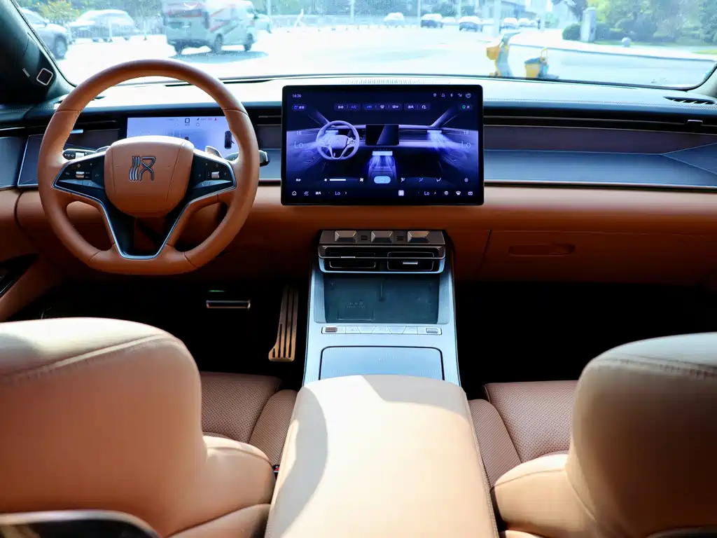 BYD Han L — миниатюра 12