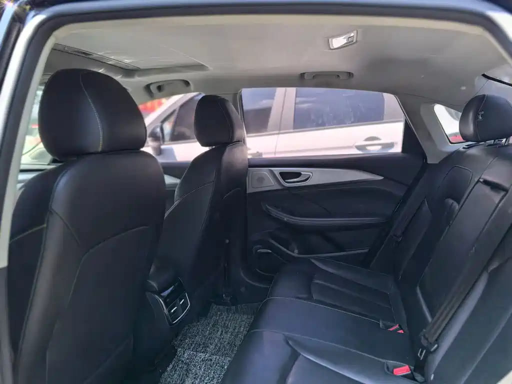 Roewe i6 MAX — миниатюра 10