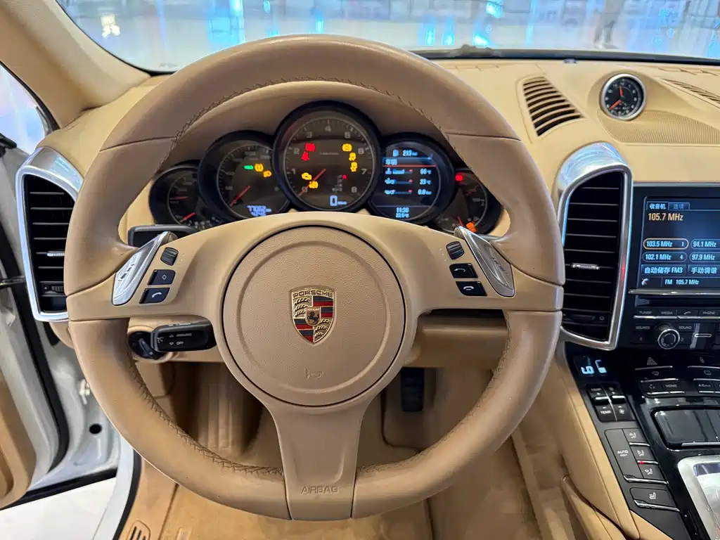 Porsche Cayenne — миниатюра 17