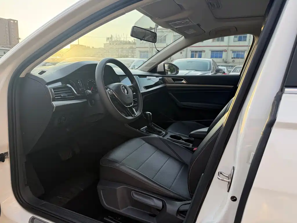 Volkswagen Lavida — миниатюра 7