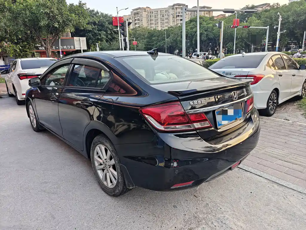 Honda Civic — миниатюра 4