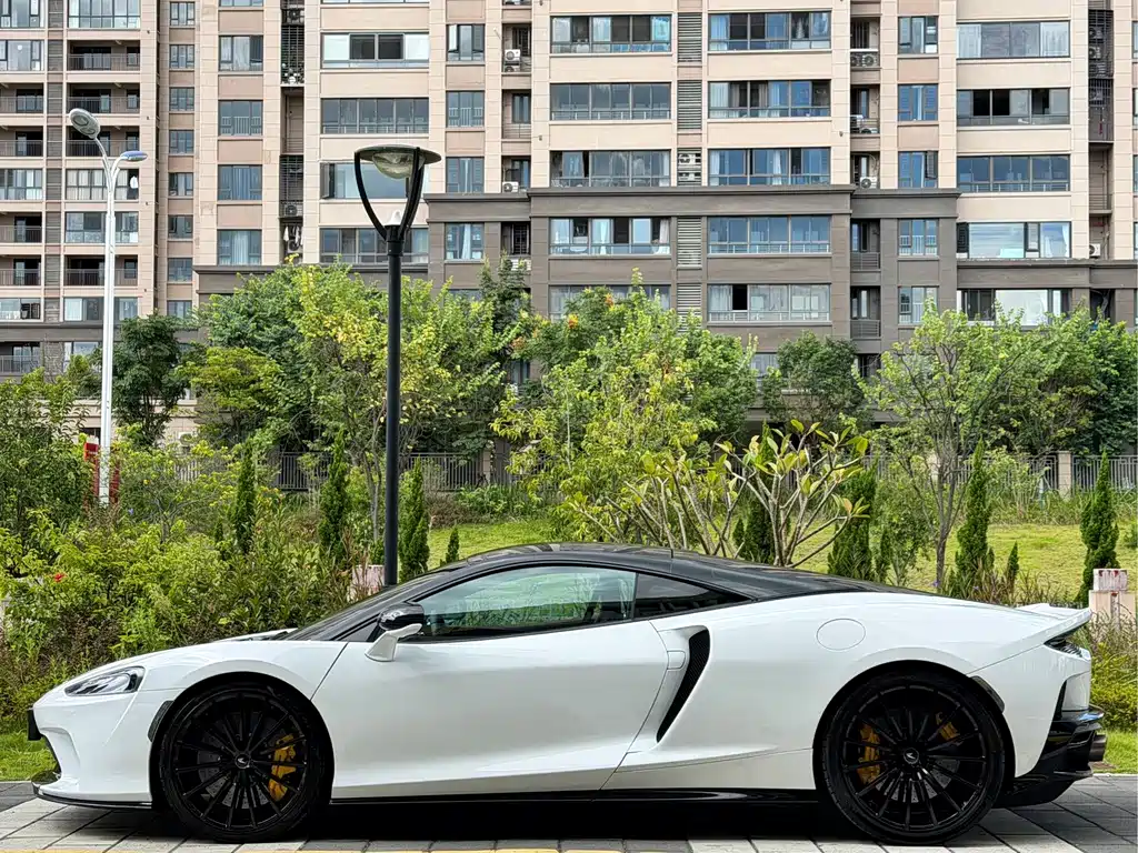 McLaren GT — миниатюра 5
