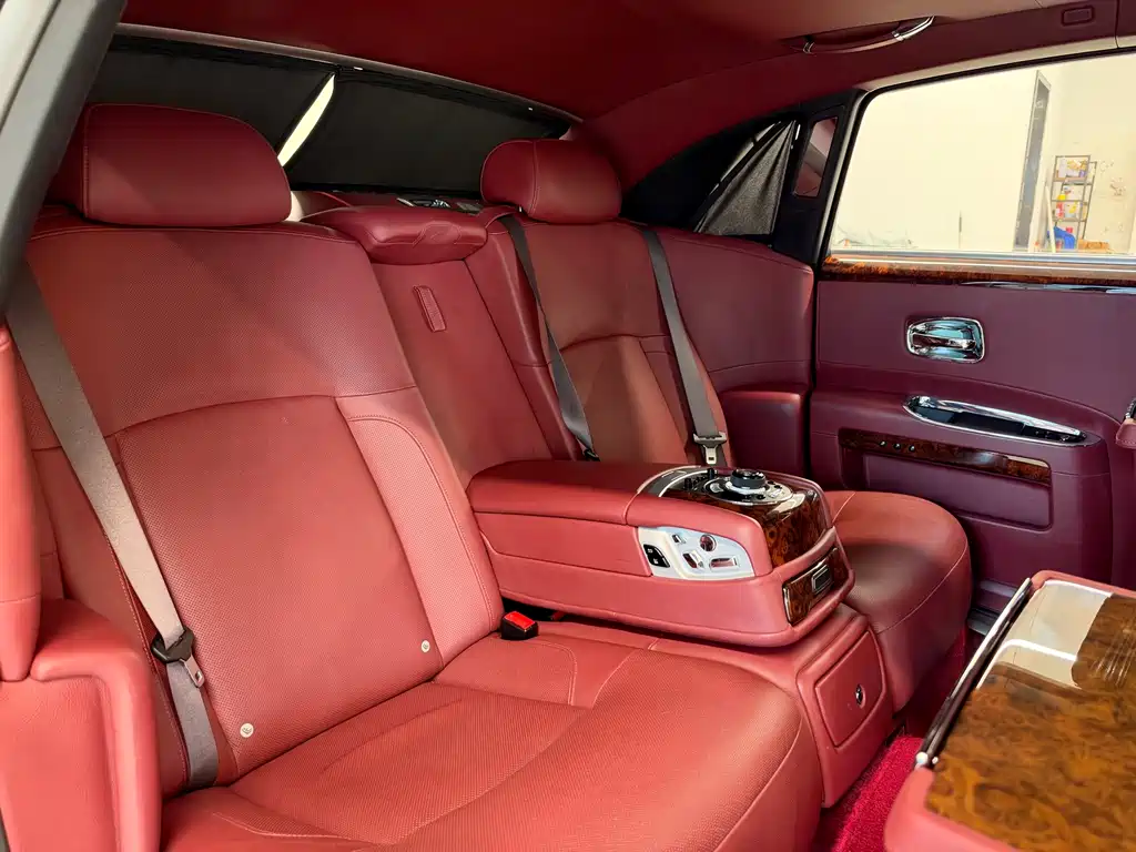 Rolls-Royce Ghost — миниатюра 8