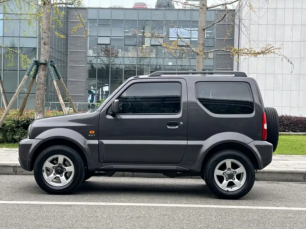 Suzuki Jimny — миниатюра 7