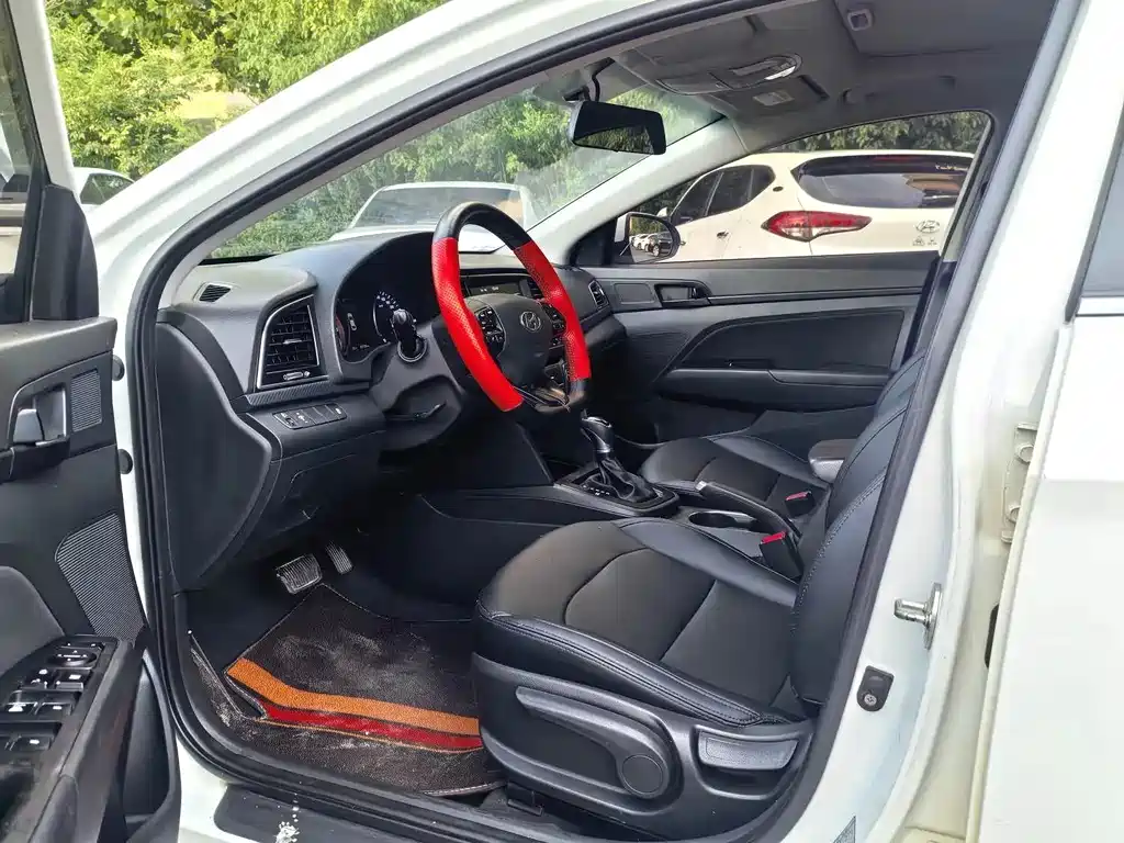 Hyundai Elantra — миниатюра 4