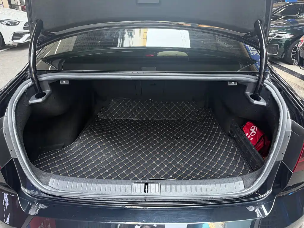 Volkswagen Magotan — миниатюра 18