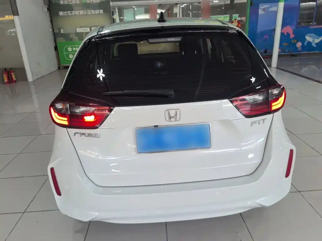 Honda Fit — миниатюра 6