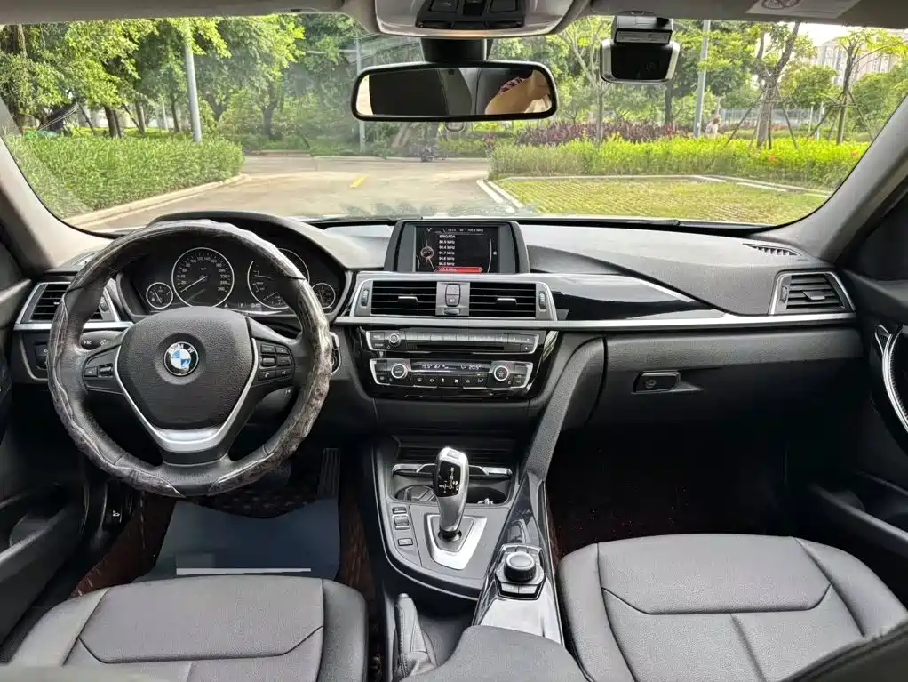 BMW 3 Series — миниатюра 7