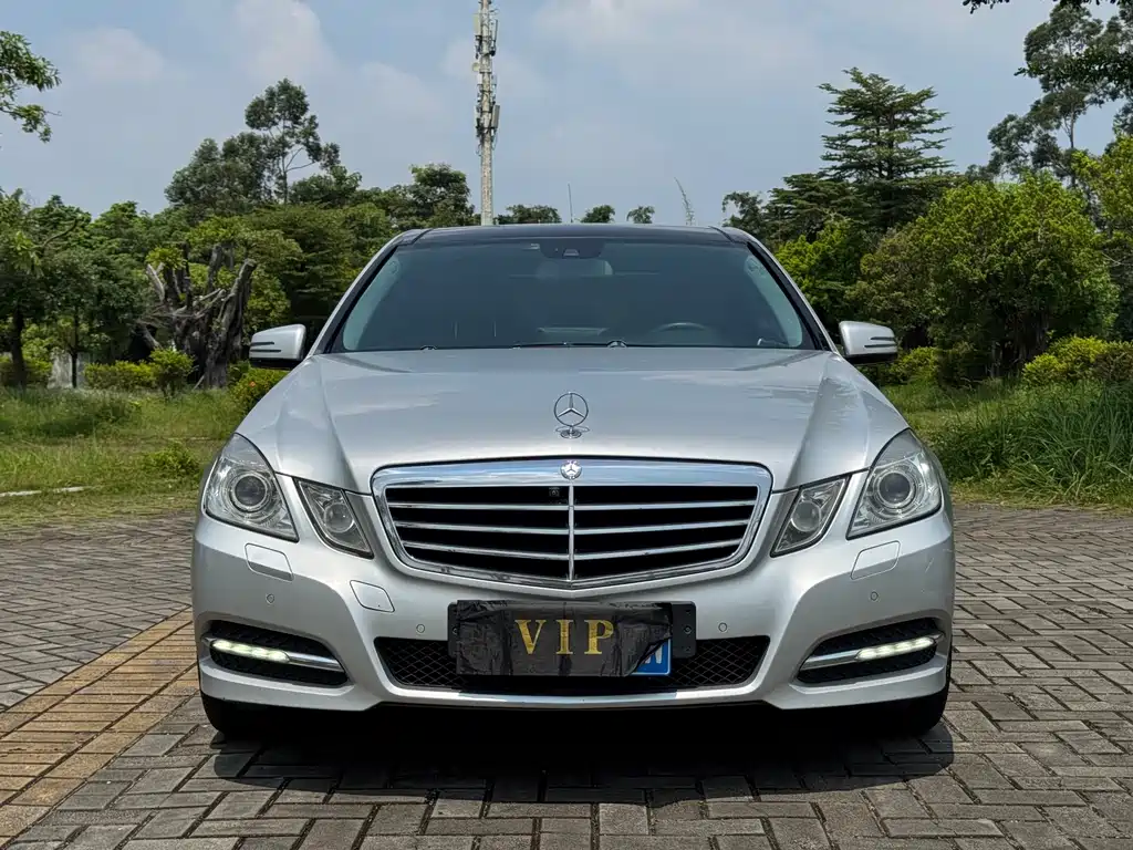 Mercedes-Benz E-Class — миниатюра 2