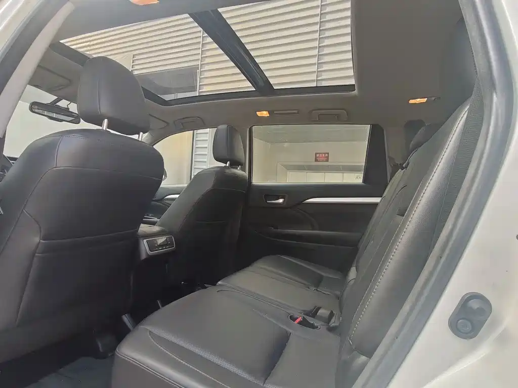 Toyota Highlander — миниатюра 14