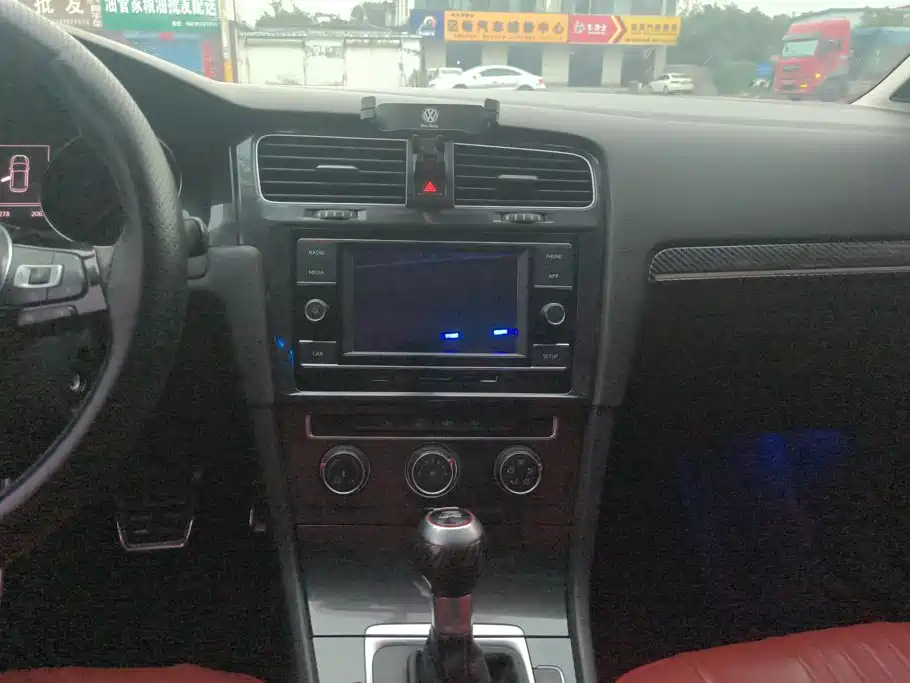 Volkswagen Golf — миниатюра 13
