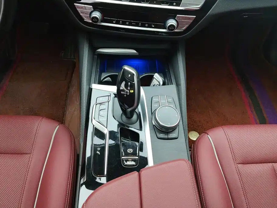BMW 5 Series 2023 — фото 16