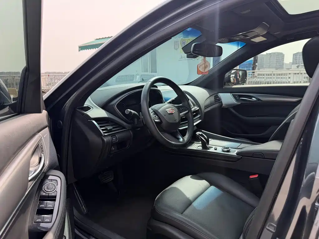 Cadillac CT5 — миниатюра 6