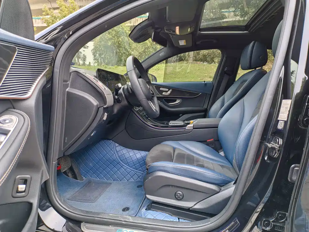 Mercedes-Benz EQC — миниатюра 16