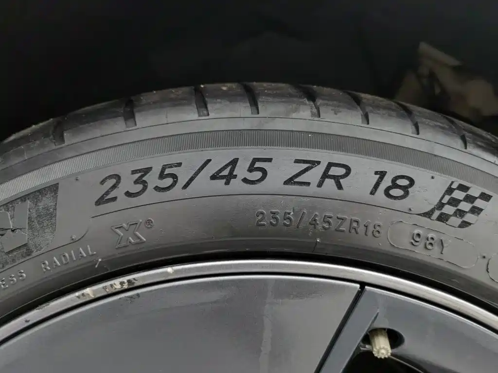 Tesla Model 3 — миниатюра 24