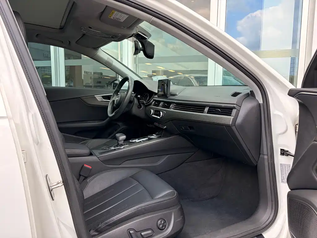 Audi A4L — миниатюра 12