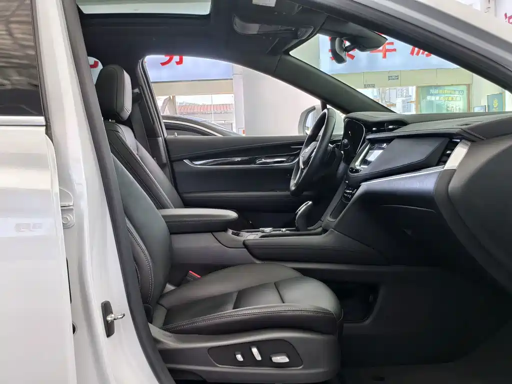 Cadillac XT5 — миниатюра 7