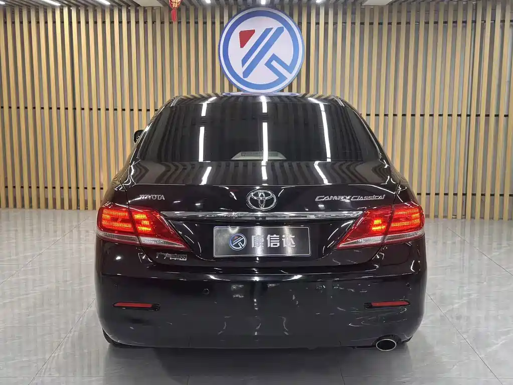 Toyota Camry — миниатюра 8