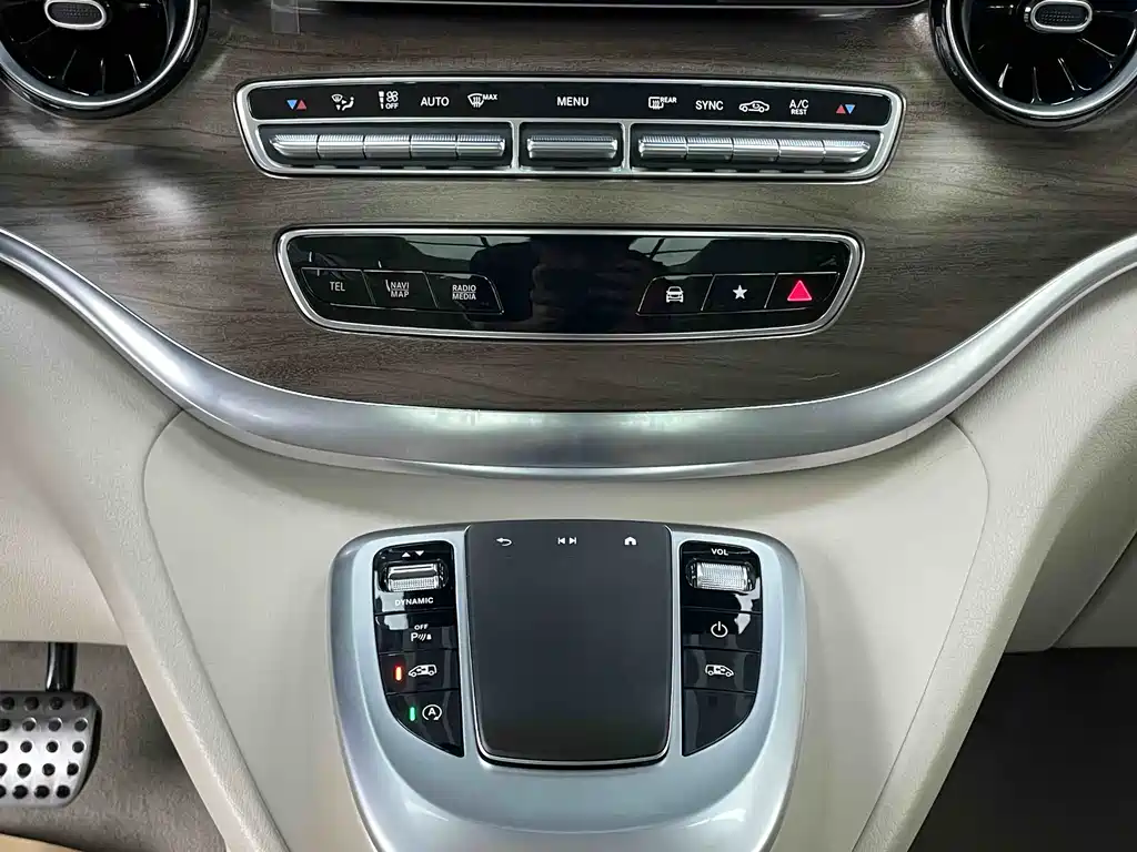 Mercedes-Benz V-Class V 2022 V 260 L Luxury