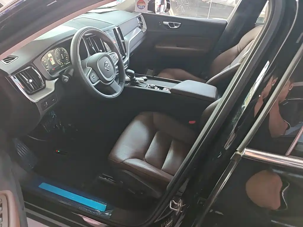 Volvo XC60 — миниатюра 15