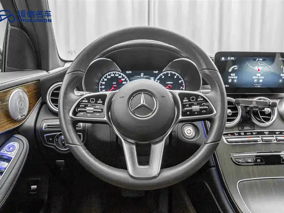 MERCEDES-BENZ GLC